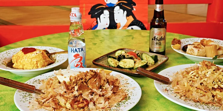 Autentické japonské menu v tradiční hospodě: rybí vývar, okonomiyaki i nápoj