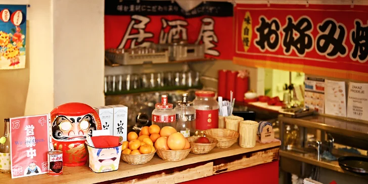 Autentické japonské menu v tradiční hospodě: rybí vývar, okonomiyaki i nápoj