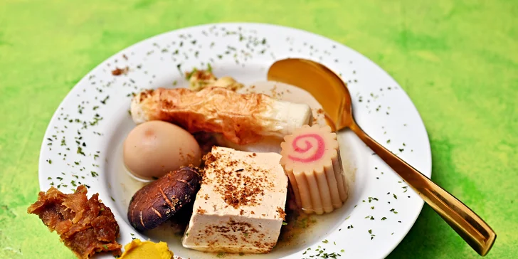 Autentické japonské menu v tradiční hospodě: rybí vývar, okonomiyaki i nápoj