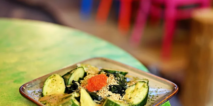 Autentické japonské menu v tradiční hospodě: rybí vývar, okonomiyaki i nápoj