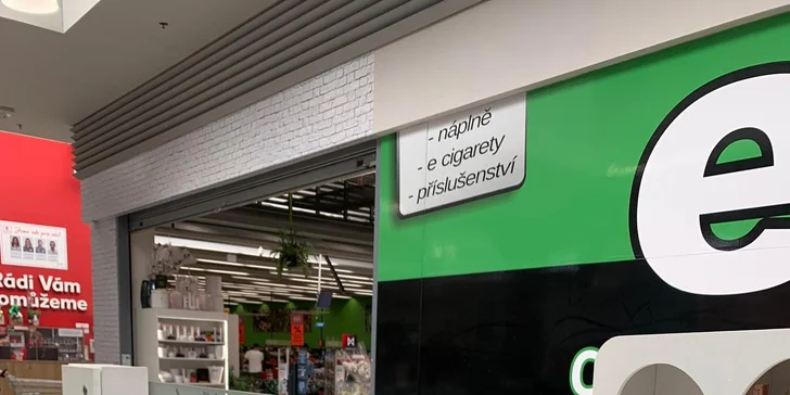 Dokonalé nehty: manikúra včetně shellacu, akryl či gel, mokrá pedikúra