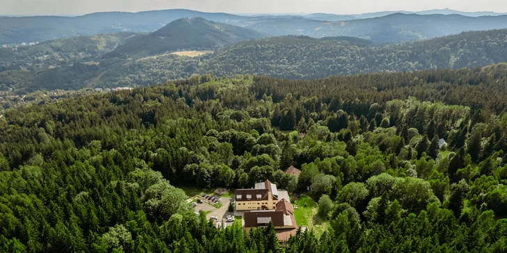 Dovolená v přírodě Jizerek pro dva i rodinu: plná penze a neomezený wellness