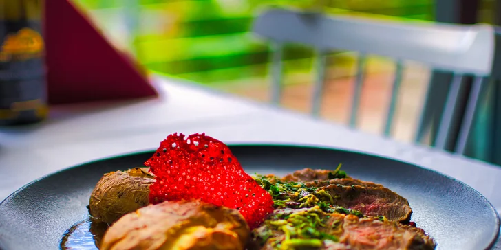 Rajská pohoda na Náchodsku: wellness, snídaně a romantická večeře