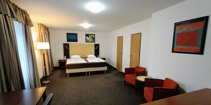 Pohoda 3 km od Karlových Varů až pro 4 osoby: apartmány s kuchyňkou
