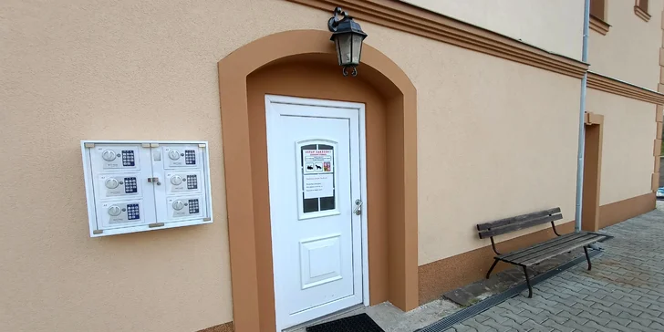 Pohoda 3 km od Karlových Varů až pro 4 osoby: apartmány s kuchyňkou