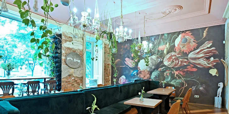 Snídaňové menu v Corner Stories: všední dny a víkendy, nápoje, vajíčka i lívance