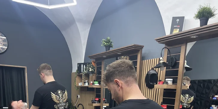 Pánský střih i s úpravou vousů nebo VIP balíček vč. masky, masáže a kávy