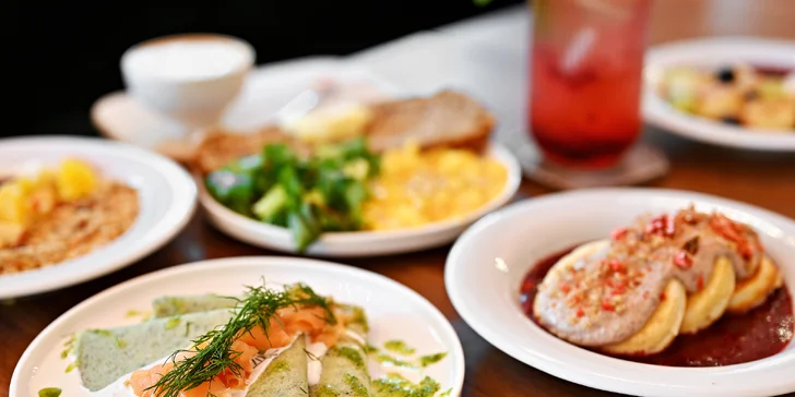 Snídaňové menu v Corner Stories: všední dny a víkendy, nápoje, vajíčka i lívance