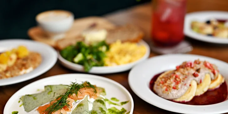 Snídaňové menu v Corner Stories: všední dny a víkendy, nápoje, vajíčka i lívance