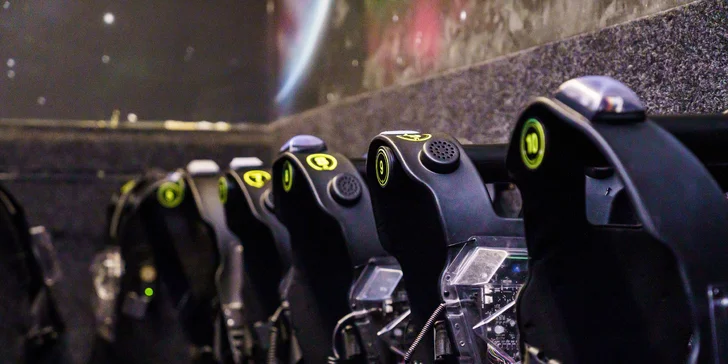 Akce a zábava: laser game pro 1–10 osob v moderní pražské aréně vč. možnosti mít arénu pro sebe