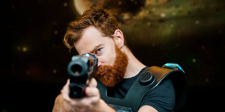 Akce a zábava: laser game pro 1–10 osob v moderní pražské aréně vč. možnosti mít arénu pro sebe
