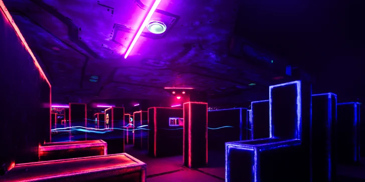 Akce a zábava: laser game pro 1–10 osob v moderní pražské aréně vč. možnosti mít arénu pro sebe