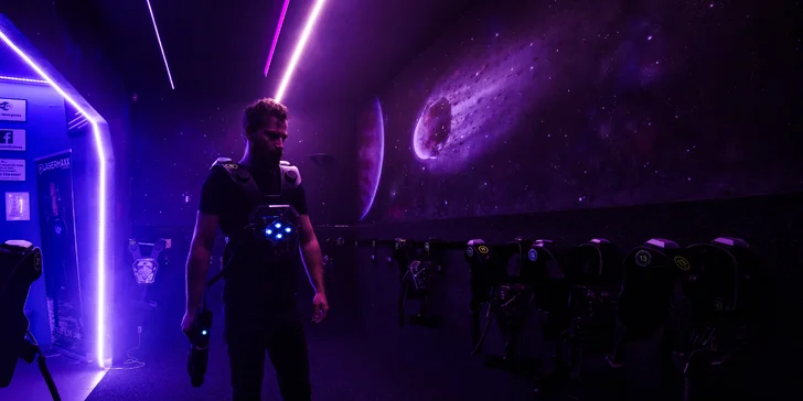 Akce a zábava: laser game pro 1–10 osob v moderní pražské aréně vč. možnosti mít arénu pro sebe