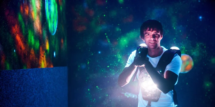 Akce a zábava: laser game pro 1–10 osob v moderní pražské aréně vč. možnosti mít arénu pro sebe