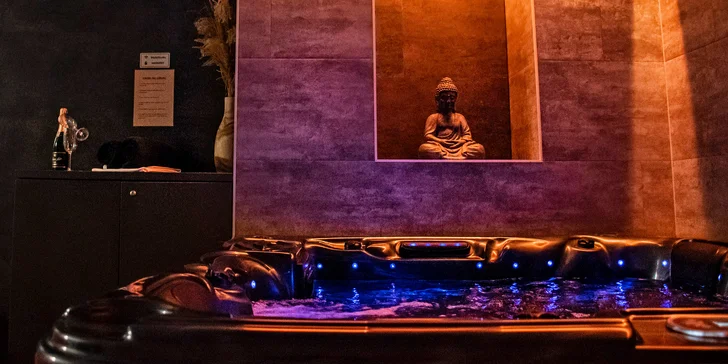 Noc v privátním wellness apartmánu pro 2 osoby: vířivka, finská sauna i sekt