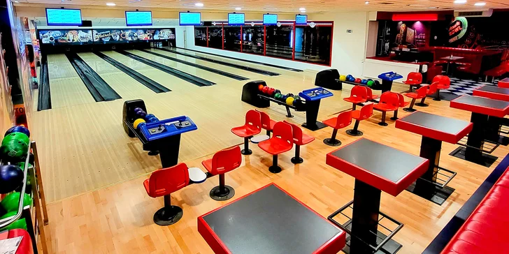 Retro bowling: 2 hod. až pro 8 hráčů vč. zapůjčení bot i 1 kg kuřecích řízečků