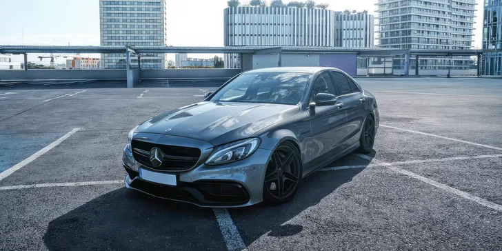Zapůjčení Fordu Mustang, Mercedesu C63 AMG či BMW M4 na 24hod nebo celý víkend