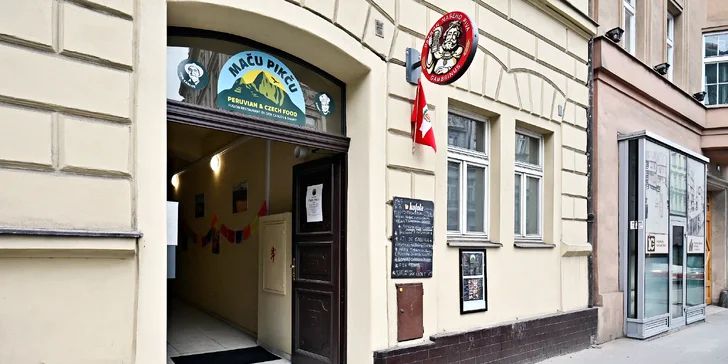 Peruánský burger nebo sendvič a hranolky s omáčkou pro 1 nebo 2 osoby