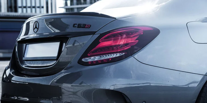 Zapůjčení Fordu Mustang, Mercedesu C63 AMG či BMW M4 na 24hod nebo celý víkend