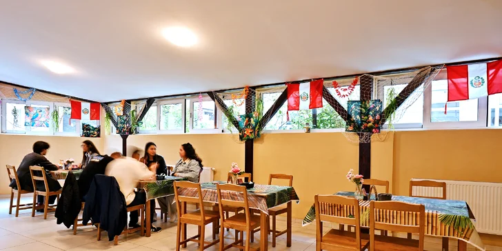 Peruánský burger nebo sendvič a hranolky s omáčkou pro 1 nebo 2 osoby