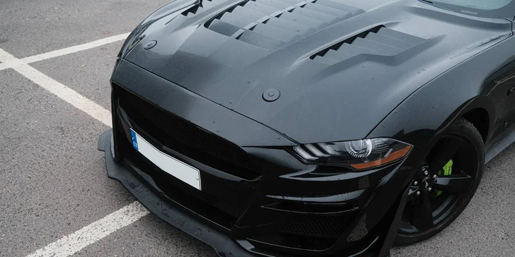 Zapůjčení Fordu Mustang, Mercedesu C63 AMG či BMW M4 na 24hod nebo celý víkend