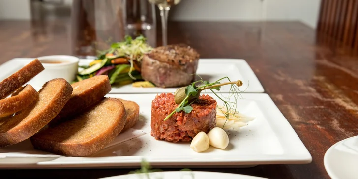 Tříchodové menu s pravou argentinskou svíčkovou nebo steakem z tuňáka a welcome drink pro dva