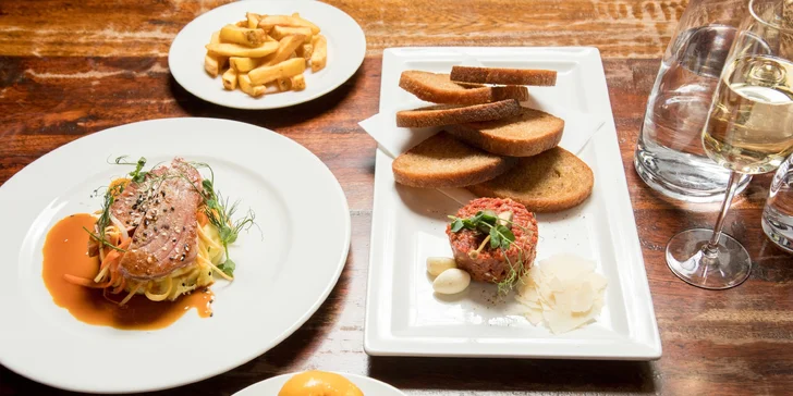 Tříchodové menu s pravou argentinskou svíčkovou nebo steakem z tuňáka a welcome drink pro dva
