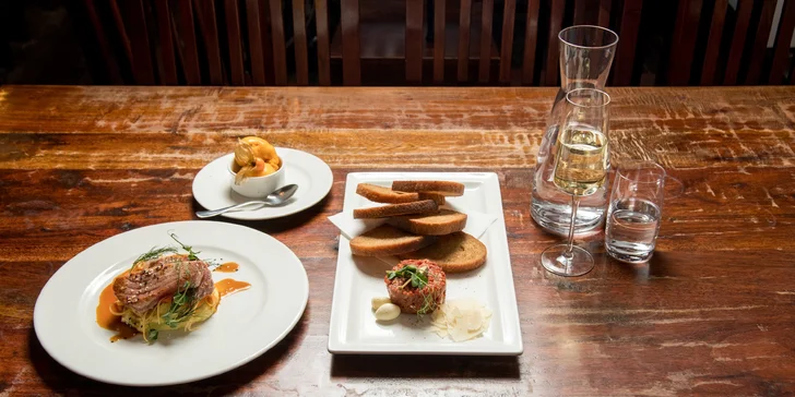 Tříchodové menu s pravou argentinskou svíčkovou nebo steakem z tuňáka a welcome drink pro dva