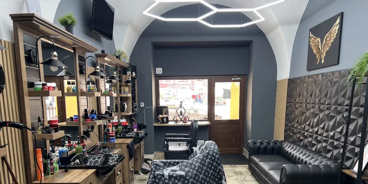 Pánský střih i s úpravou vousů nebo VIP balíček vč. masky, masáže a kávy