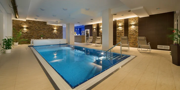 Dovolená v Železných horách: vila nebo chatka, venkovní bazén a wellness, varianty se snídaní