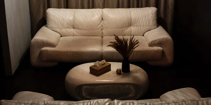 Noc v privátním wellness apartmánu pro 2 osoby: vířivka, finská sauna i sekt