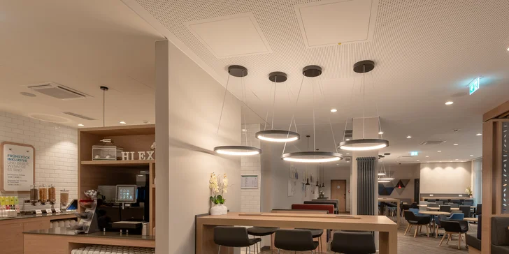 Moderní hotel v Mnichově s bufetovou snídaní: blízko veletržního centra i BMW Weltu