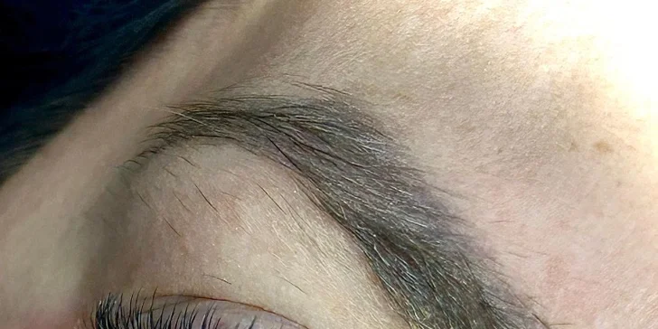 Pro dokonalý pohled: lash lifting či prodloužení řas i laminace obočí vč. barvení