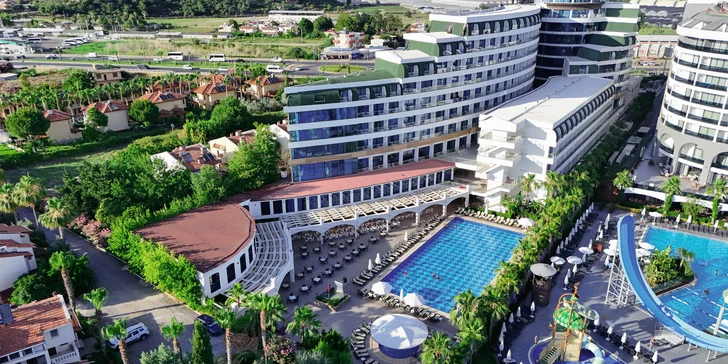 Turecko letecky: 5* resort s vlastní pláží a aquaparkem, all inclusive i animační program