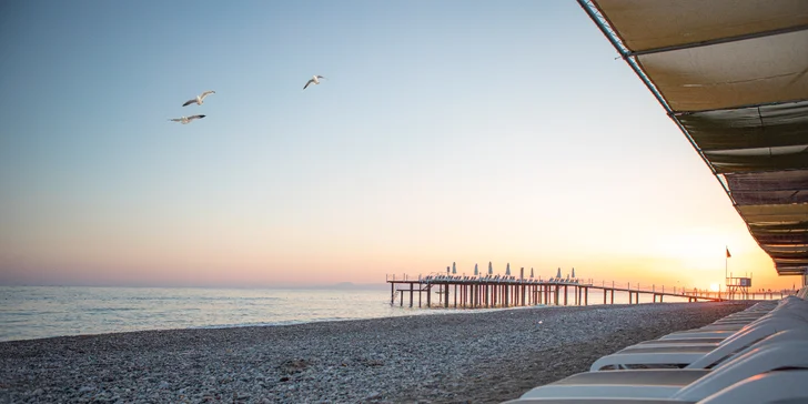 Turecko letecky: 5* resort s vlastní pláží a aquaparkem, all inclusive i animační program