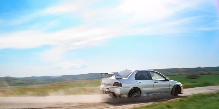 Ostrá jízda s rally jezdcem v Mitsubishi Lancer EVO IX: 15-60 min. řízení či spolujízdy