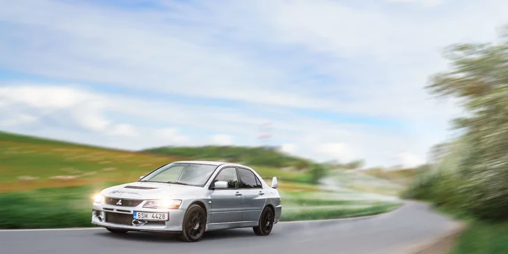 Ostrá jízda s rally jezdcem v Mitsubishi Lancer EVO IX: 15-60 min. řízení či spolujízdy