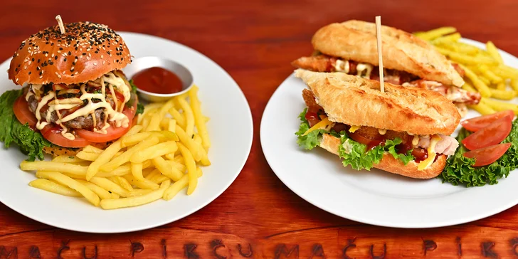 Peruánský burger nebo sendvič a hranolky s omáčkou pro 1 nebo 2 osoby