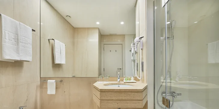 Lisabon: 4* hotel se snídaní, vč. fitness a sauny, 10 minut jízdy od letiště