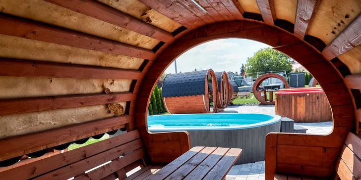 Rodinný pobyt u Energylandie: domek pro 6 osob, wellness zóna a vstup do zábavního Fantazja Parku
