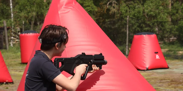 Hodina laser game na venkovním hřišti v hodonínském areálu: pro 4–⁠⁠⁠⁠⁠⁠12 osob