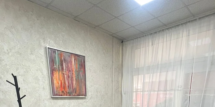 Hloubková péče o ruce, manikúra s lakem či gel lakem i modeláž nehtů