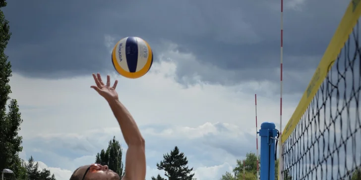 Beachvolejbal jako profík: 90minutový trénink ve Střešovicích nebo Žlutých lázních