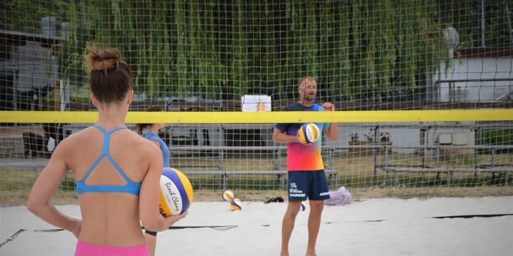 Beachvolejbal jako profík: 90minutový trénink ve Střešovicích nebo Žlutých lázních