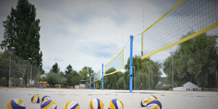 Beachvolejbal jako profík: 90minutový trénink ve Střešovicích nebo Žlutých lázních