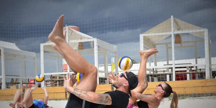 Beachvolejbal jako profík: 90minutový trénink ve Střešovicích nebo Žlutých lázních