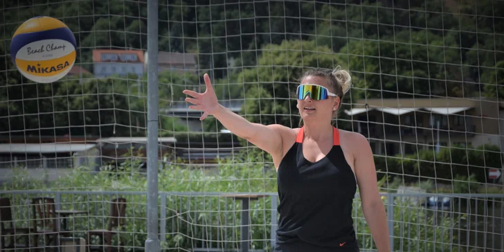 Beachvolejbal jako profík: 90minutový trénink ve Střešovicích nebo Žlutých lázních