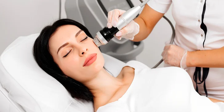 Hladká a zářivá pleť: neinvazivní radiofrekvence obličeje, krku a dekoltu, 1 až 3 ošetření