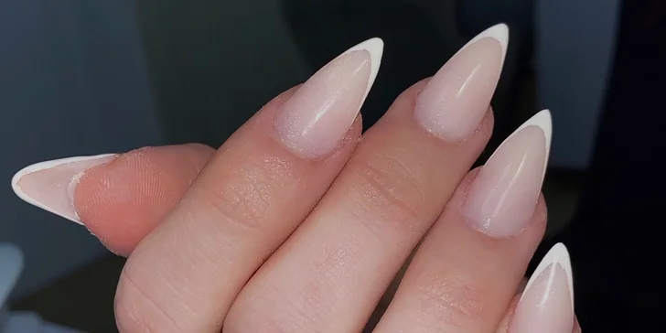 Hloubková péče o ruce, manikúra s lakem či gel lakem i modeláž nehtů
