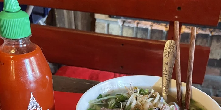 Asijské menu dle výběru až pro 2 osoby: Pho Bo, Kung-pao, Bún chả i dezert